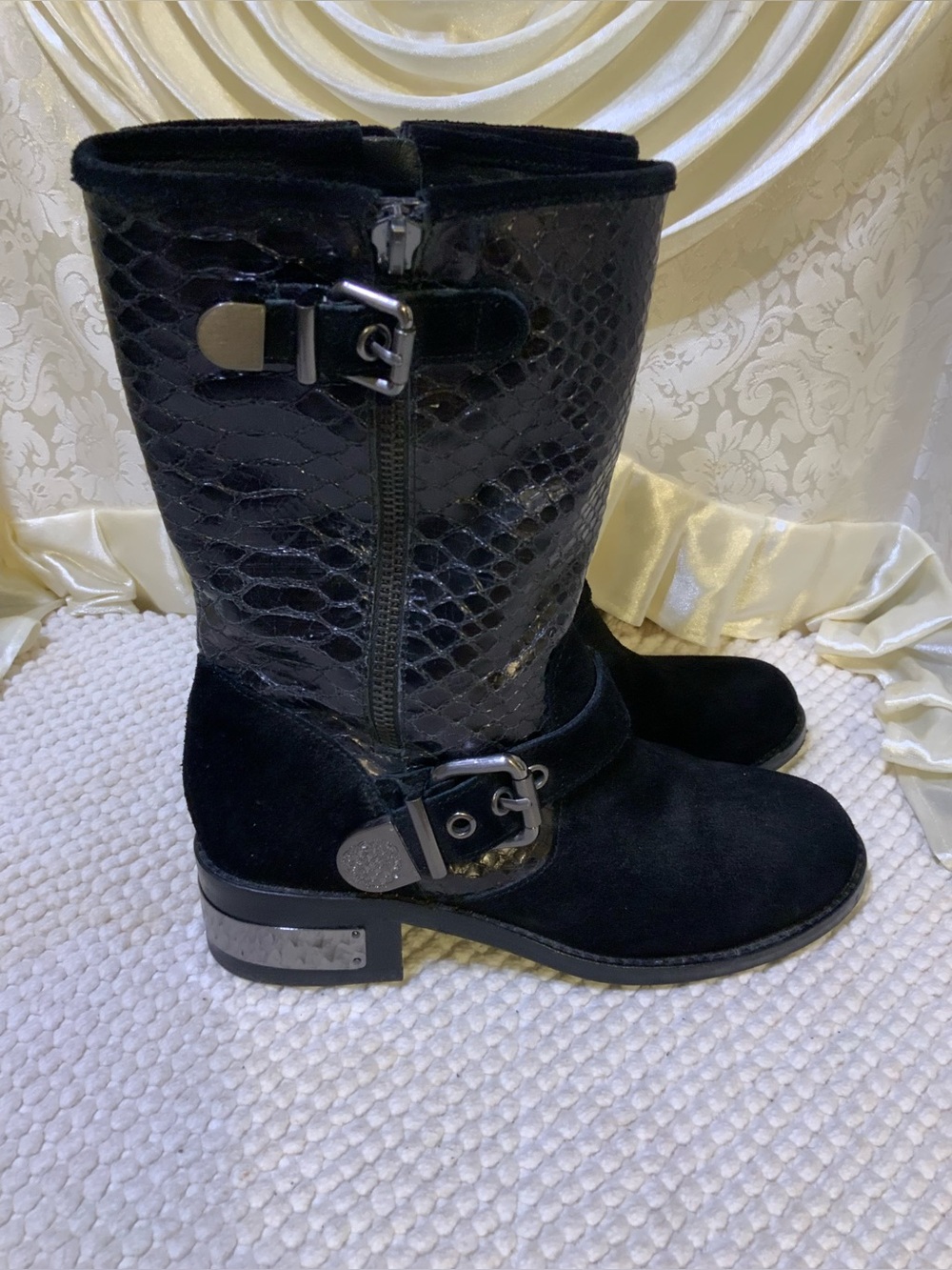 VINCE CAMUTO